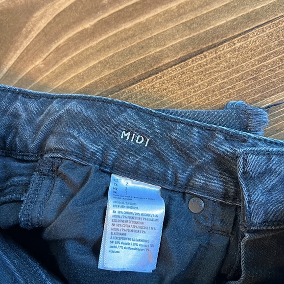 American Eagle Distressed Shorts - Picture 7 of 10